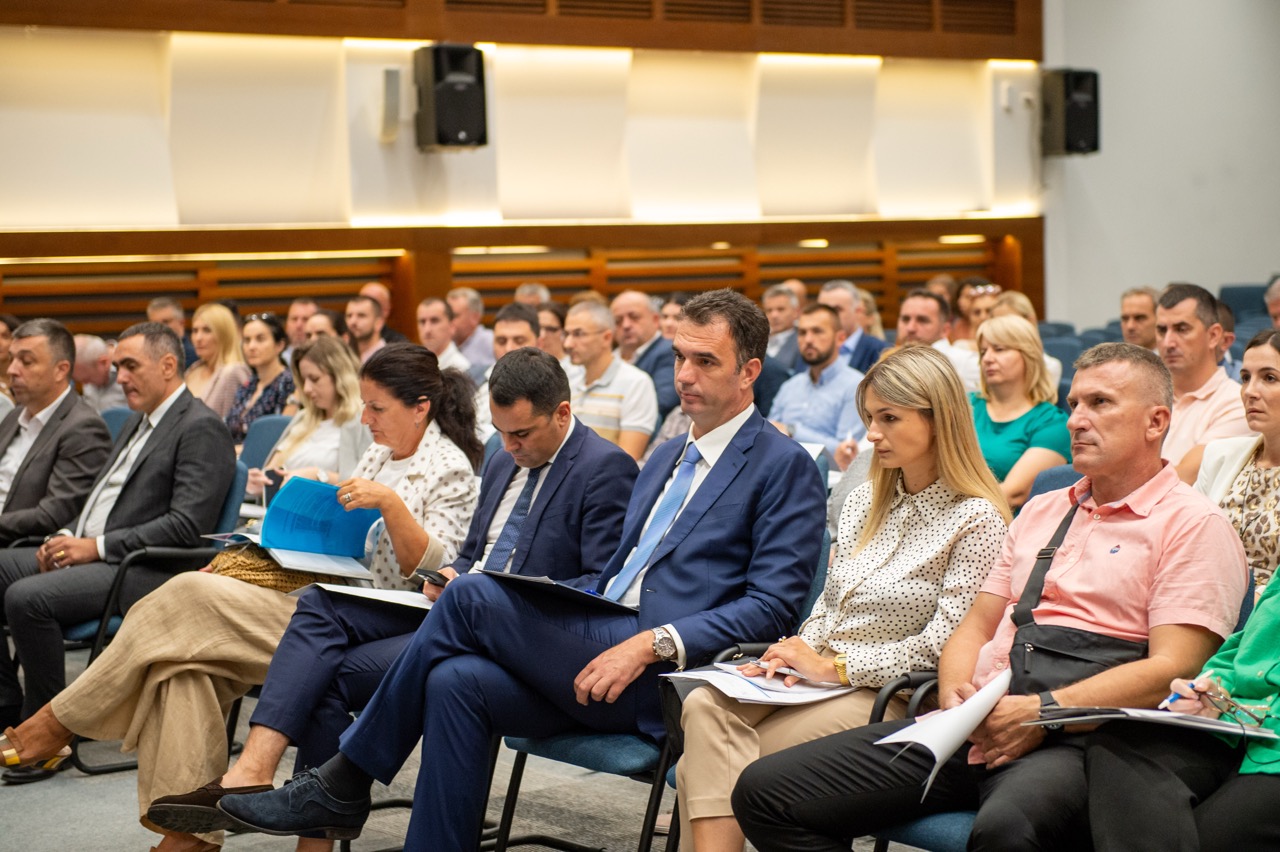 Meeting with census commissions 1