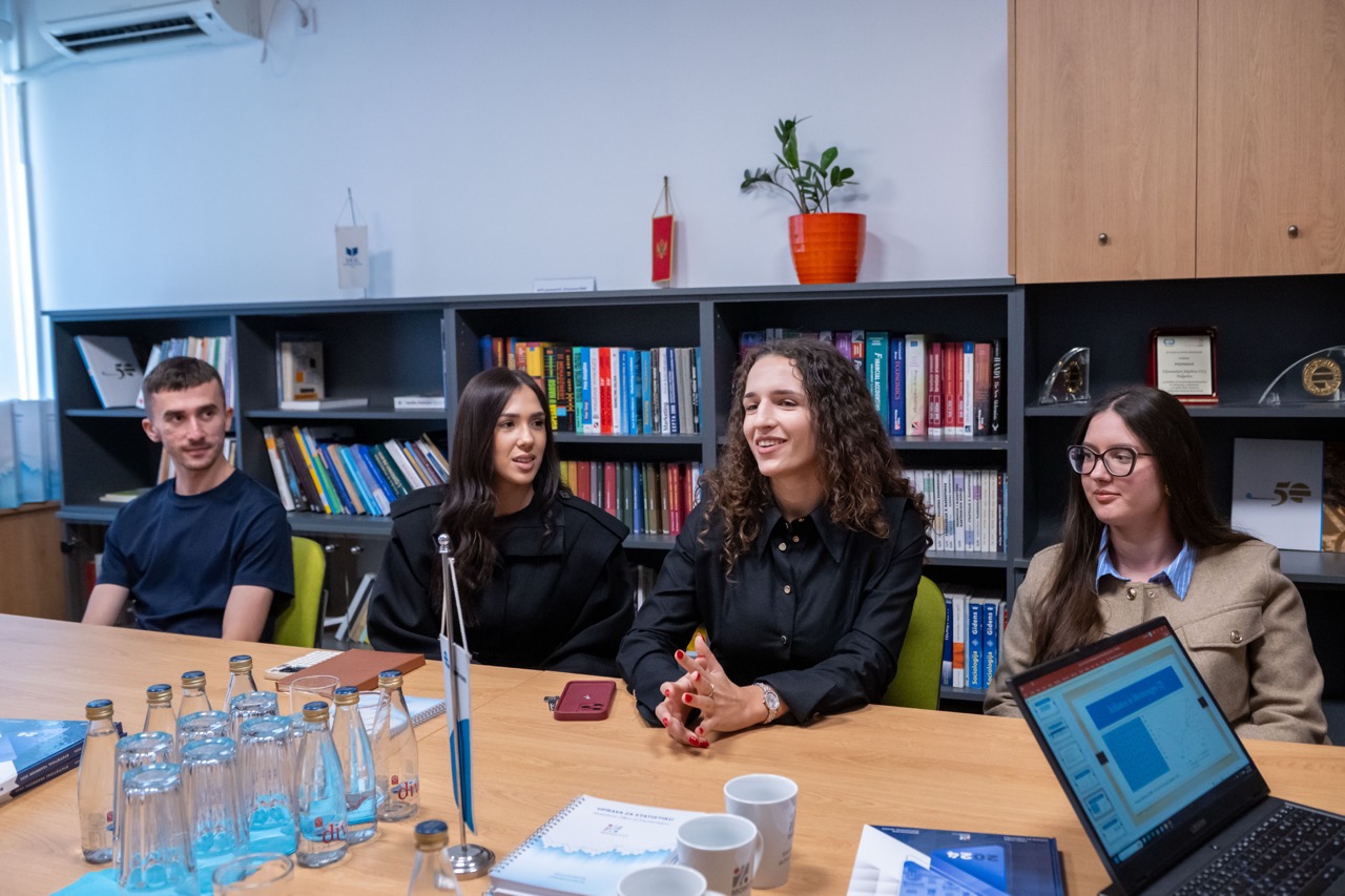 Photo gallery of the meeting with students of the Faculty of Economics 7