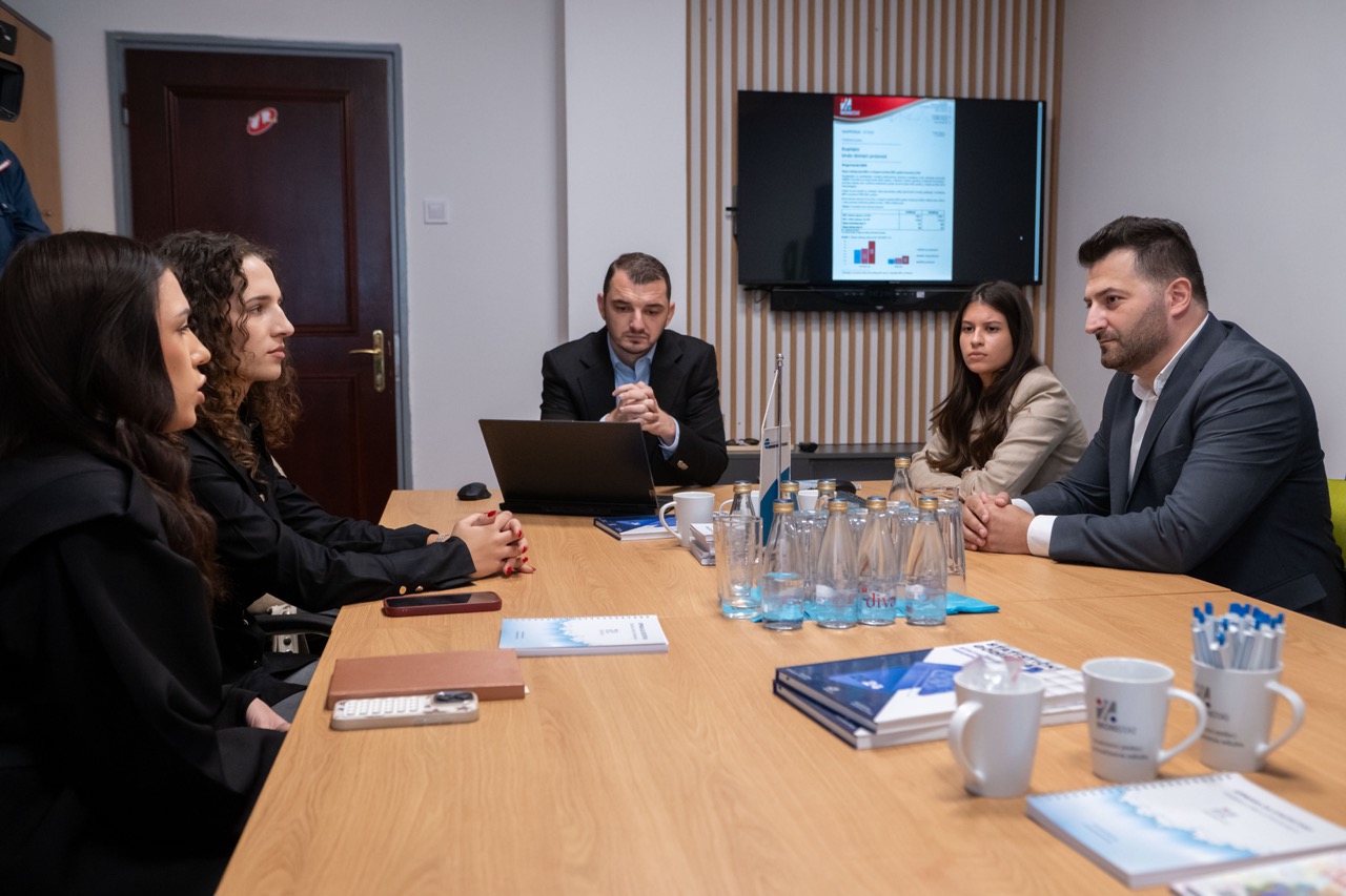 Photo gallery of the meeting with students of the Faculty of Economics 3