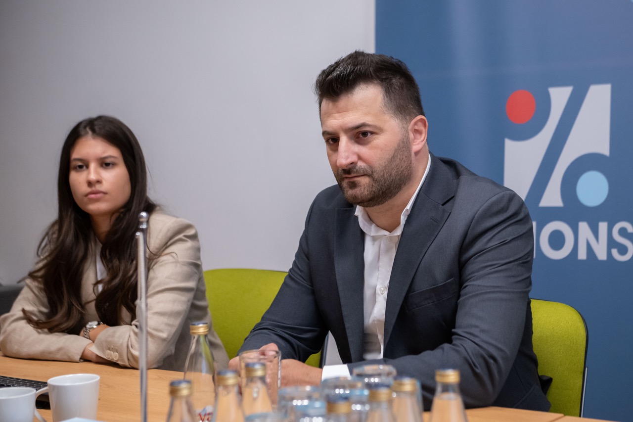 Photo gallery of the meeting with students of the Faculty of Economics 4
