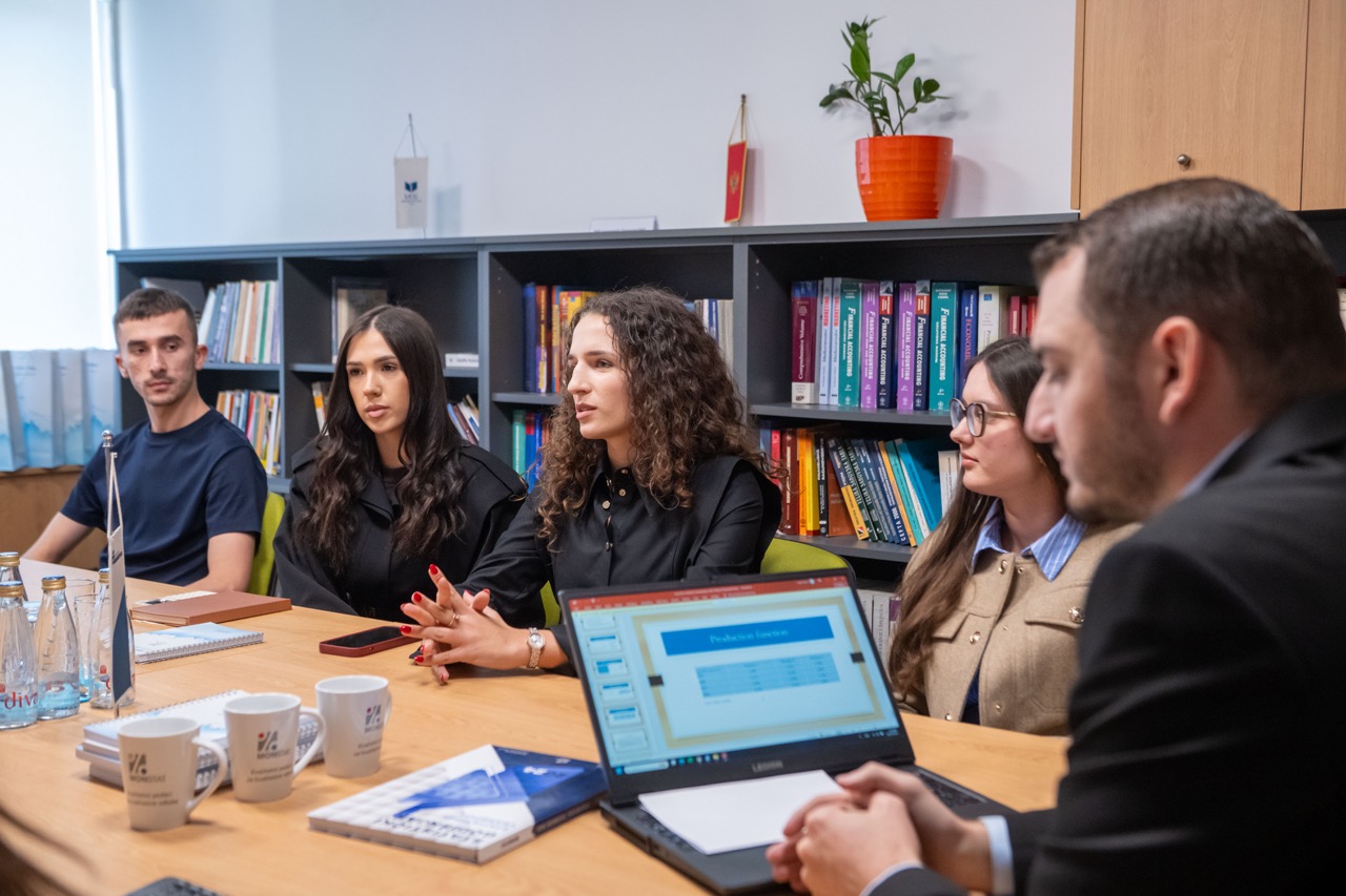Photo gallery of the meeting with students of the Faculty of Economics 5