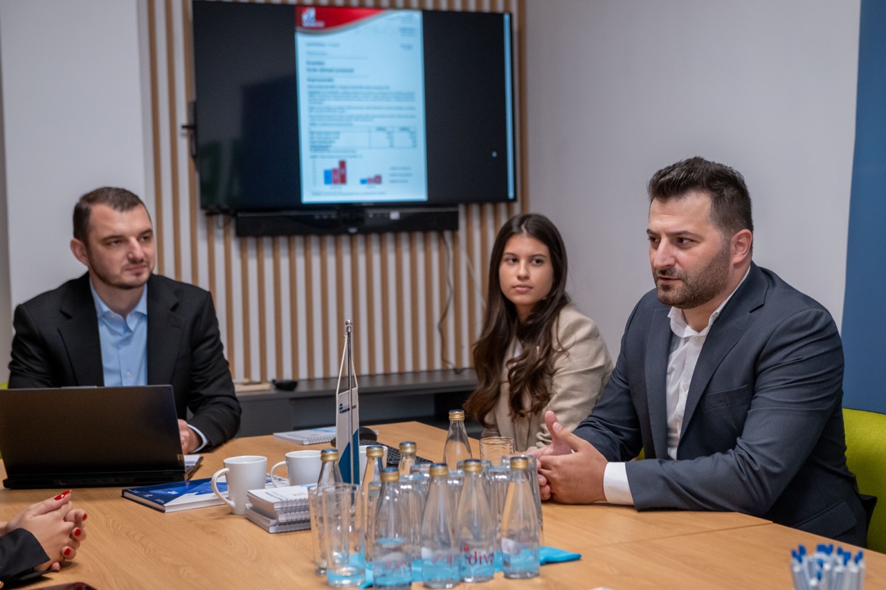 Photo gallery of the meeting with students of the Faculty of Economics 9